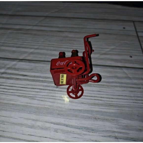 Vintage Miniatures Doll House Metal Coca-Cola Soda Hand Cart With 4 Bottles - Picture 7 of 9